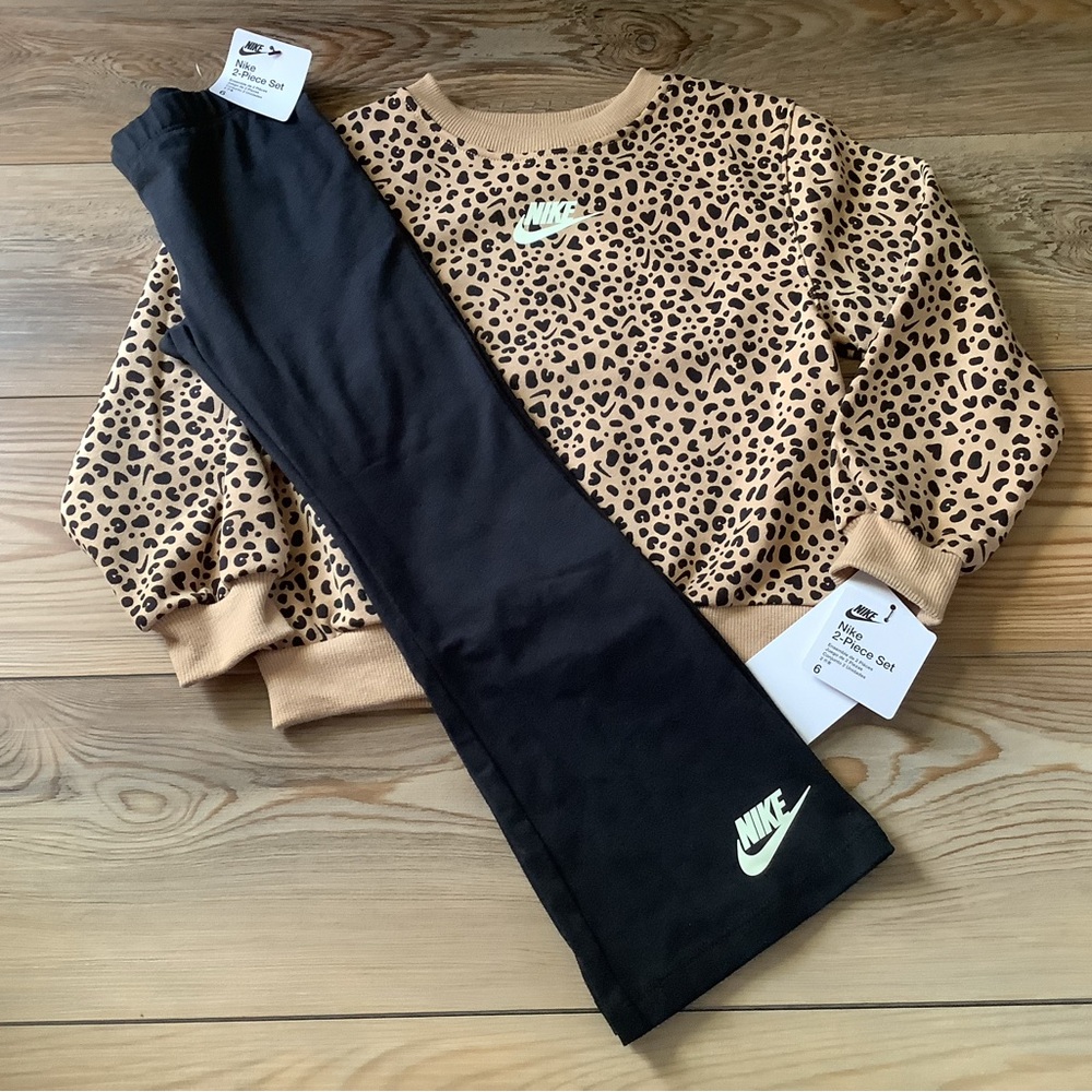 Nike girls crewneck sweatshirt & flare leggings set size 6(NWT)~PRICE IS FIRM~